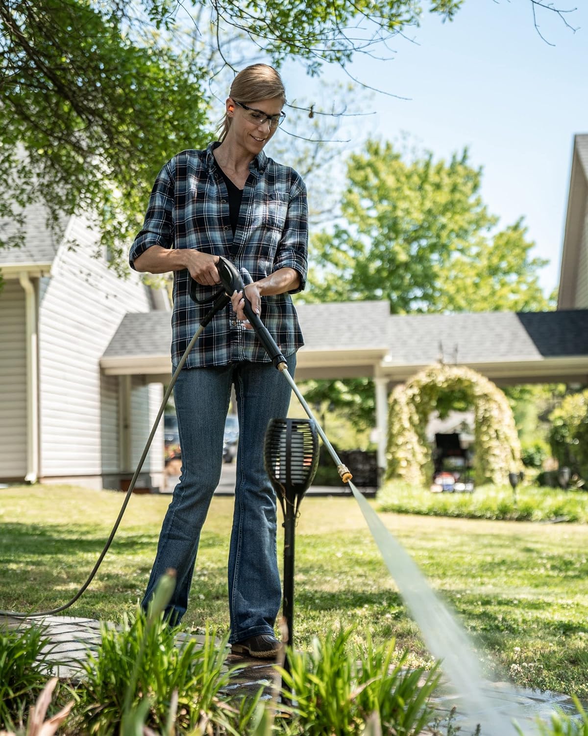 Simpson Cleaning MS60773 MegaShot 2800 PSI Gas Pressure Washer, 2.3 GPM, Honda GCV160 Engine, Includes Spray Gun and Extension Wand, 4 QC Nozzle Tips, 1/4-in. x 25-ft. MorFlex Hose, (Refurbished)